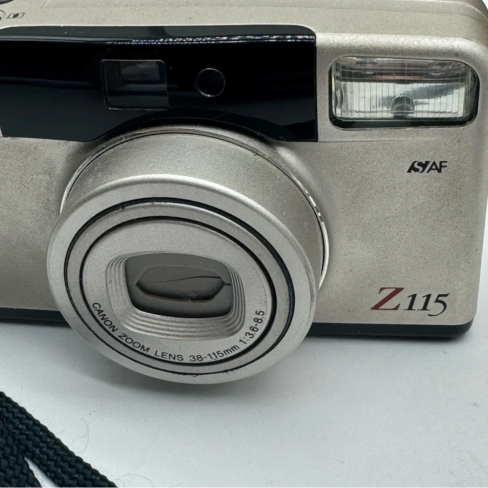 Nikon Zoom Touch Camera 500 SAF Z115 Camera 4 Rolls Kodak Bright Sun and Flash